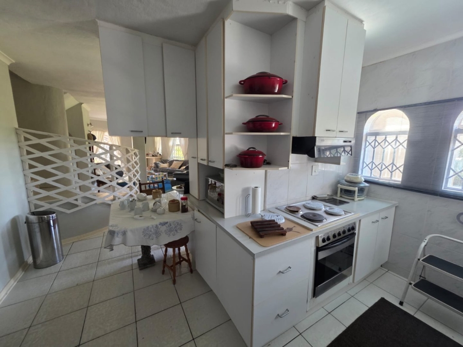 4 Bedroom Property for Sale in Wavecrest Eastern Cape